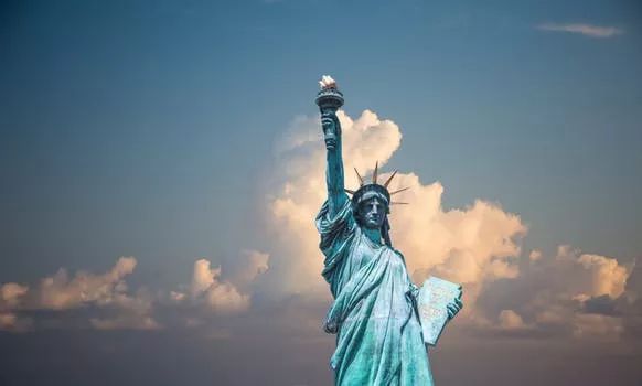 美国VS,一场跨越大洋的较量 美国VS,一场跨越大洋的较量
